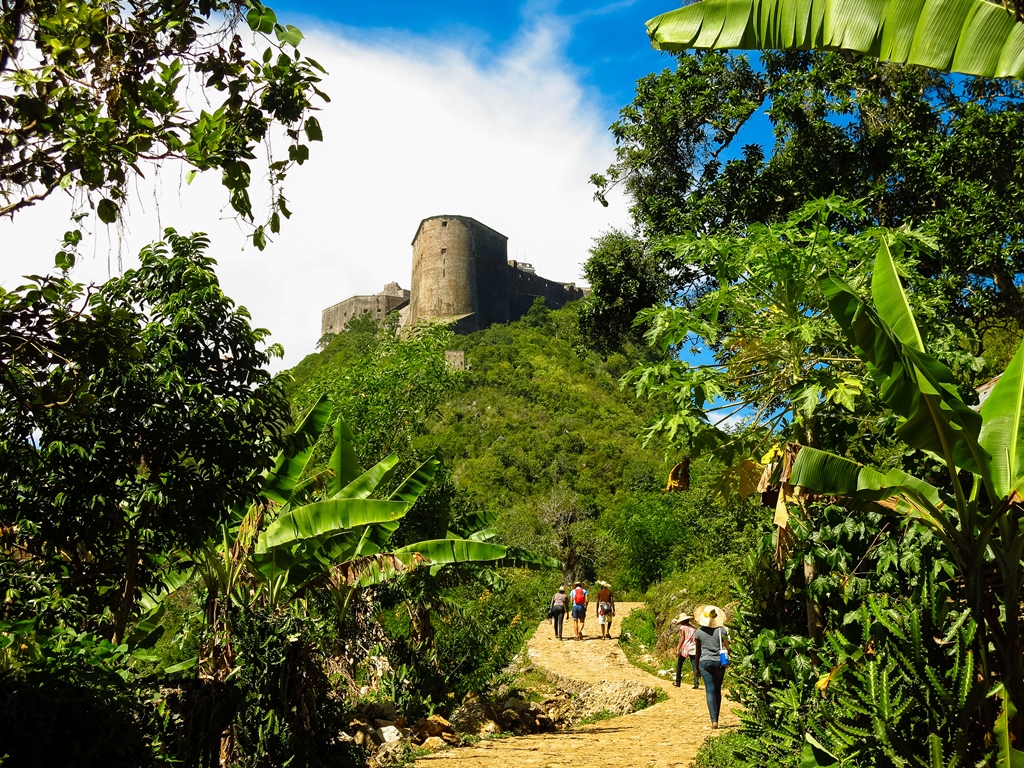 Écotourisme en Haïti : Découvrir la Perle des Caraïbes Autrement