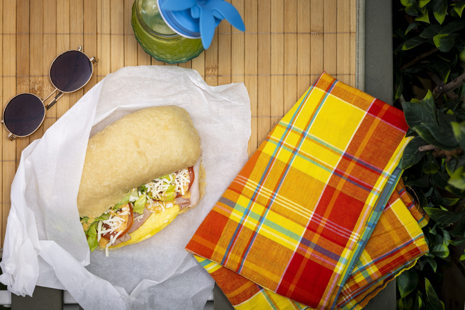 Le Bokit Guadeloupéen : Origines et Recette du Sandwich Star des Antilles